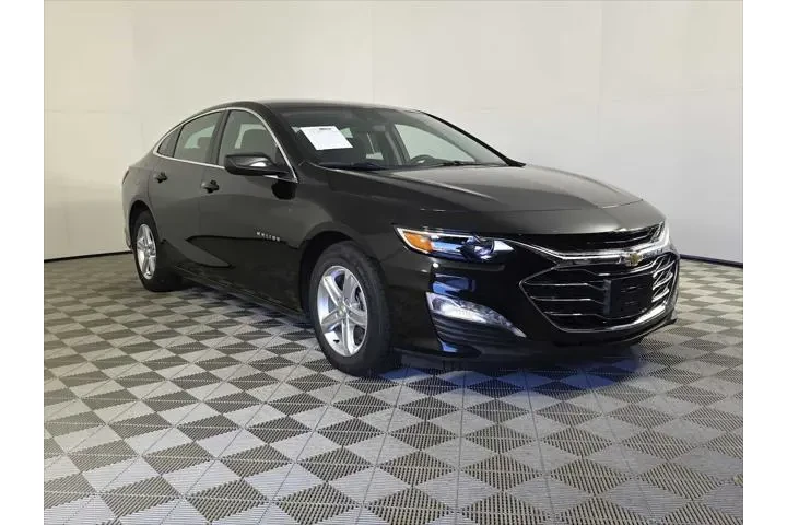 $19665 : Chevrolet Malibu 2024 LT 4dr image 2