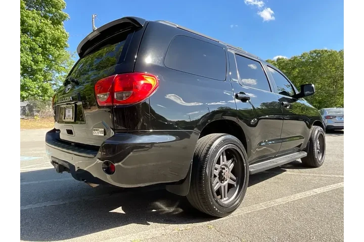 $22575 : Toyota Sequoia 2017 4x2 SR5 image 5