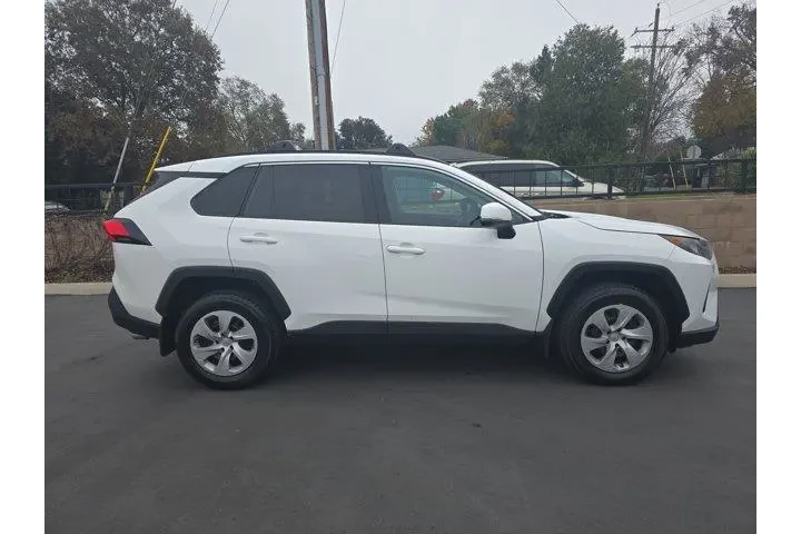 $17995 : Toyota RAV4 2020 AWD LE 4dr image 3