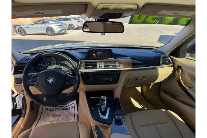 2014 BMW 3-Series 320i Sedan image 9