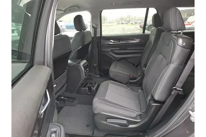 $27639 : Jeep Grand Cherokee L 2023 4 image 10