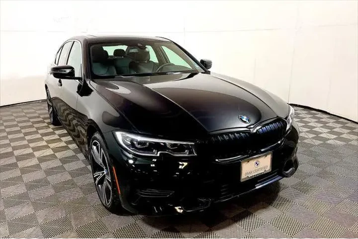 $27943 : BMW 3 Series 2021 AWD 330i x image 2