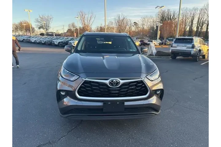 $38936 : Toyota Highlander 2024 AWD X image 2