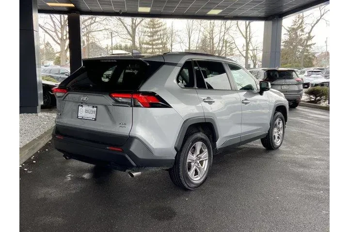 $25487 : Toyota RAV4 2024 AWD XLE 4dr image 5