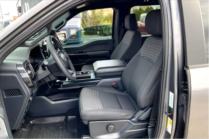 $37895 : Ford F-150 2023 4x4 XL 4dr S image 8