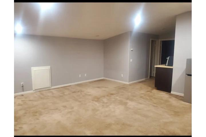 $1800 : Room/loft image 1