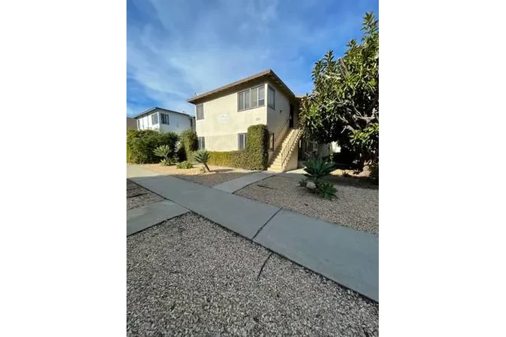 $2495 : 2 bed/1 bath Westchester $2495 image 1