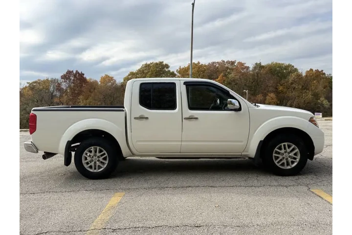 $11999 : 2019 Frontier SV image 5