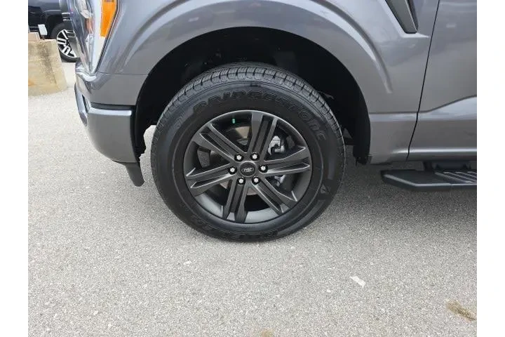 $39900 : Ford F-150 2022 4x4 XLT 4dr image 9