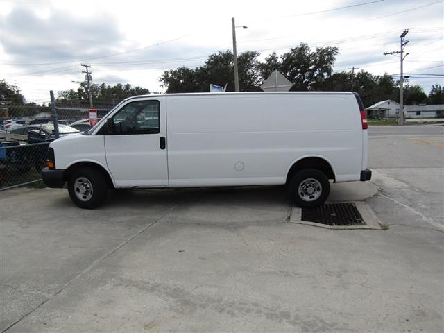 $16995 : 2013 G2500 Vans image 5