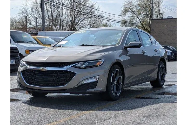 $16841 : Chevrolet Malibu 2023 LT 4dr image 8