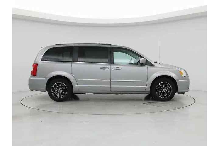 $18998 : Chrysler Town and Country 20 image 7