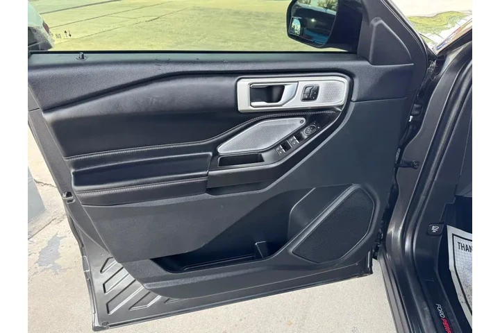 2020 Explorer ST AWD image 10