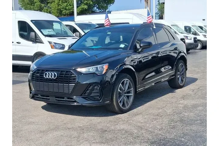 $22990 : Audi Q3 2021 AWD quattro S l image 2