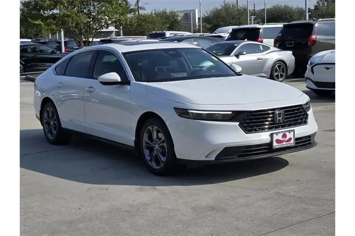$25973 : Honda Accord 2024 EX 4dr Sed image 3