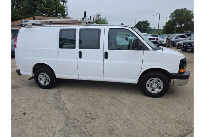 $13000 : 2014 Express 2500 image 4