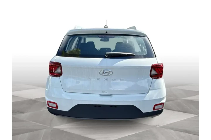$17354 : Hyundai VENUE 2025 SEL 4dr C image 6