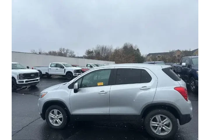 $11143 : Chevrolet Trax 2020 AWD LS 4 image 8