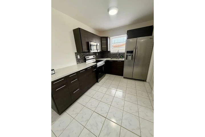$900 : Esta hermosa casa renovada image 4