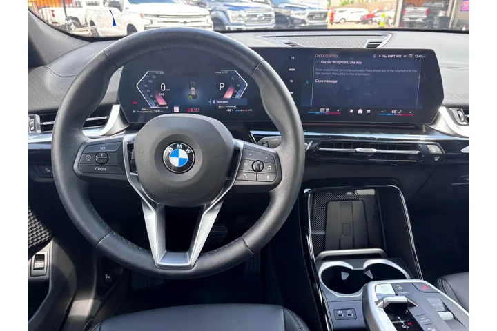 2025 BMW X2 xDrive28i image 8