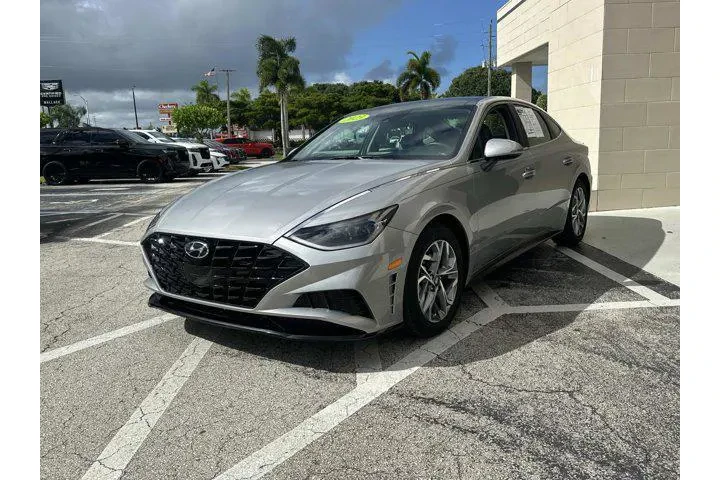 $20713 : Hyundai SONATA 2023 SEL 4dr image 2