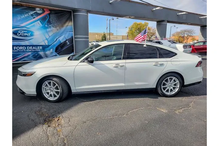 $27993 : Honda Accord Hybrid 2023 Spo image 5