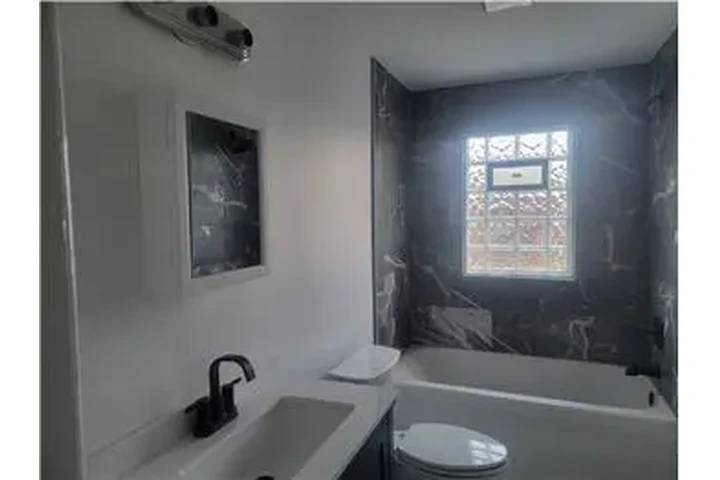 $1250 : Rental property with 2 bedro image 8