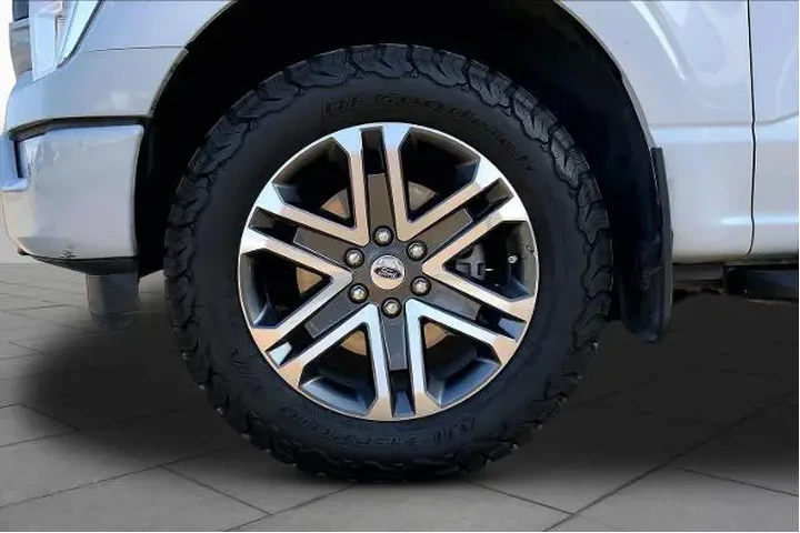 $32288 : Ford F-150 2021 4x4 XL 4dr S image 10