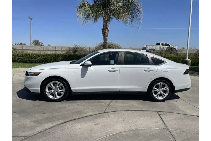 $23767 : Honda Accord 2023 LX 4dr Sed image 5