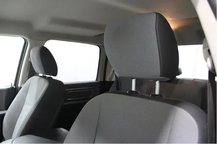 $27909 : Ram 1500 Classic 2021 4x4 SL image 4