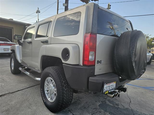 $11995 : 2008 HUMMER H3 Luxury image 5