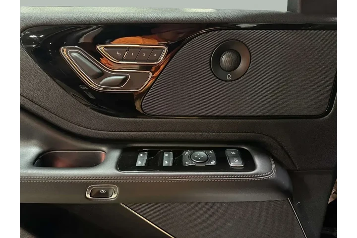 $34995 : Lincoln Aviator 2020 AWD Res image 9