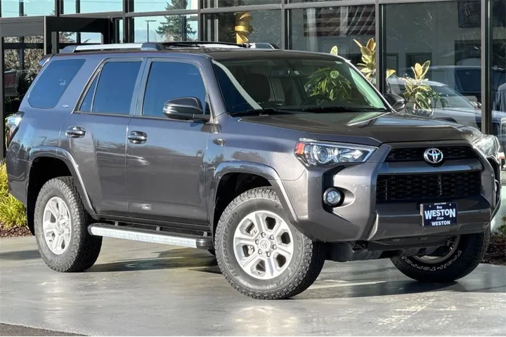 $35928 : Toyota 4Runner 2019 4x4 SR5 image 2