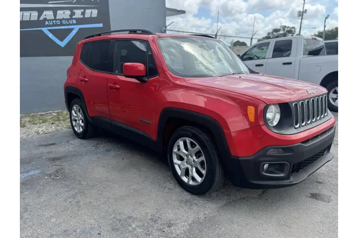 $6850 : 2017 Renegade Latitude image 3
