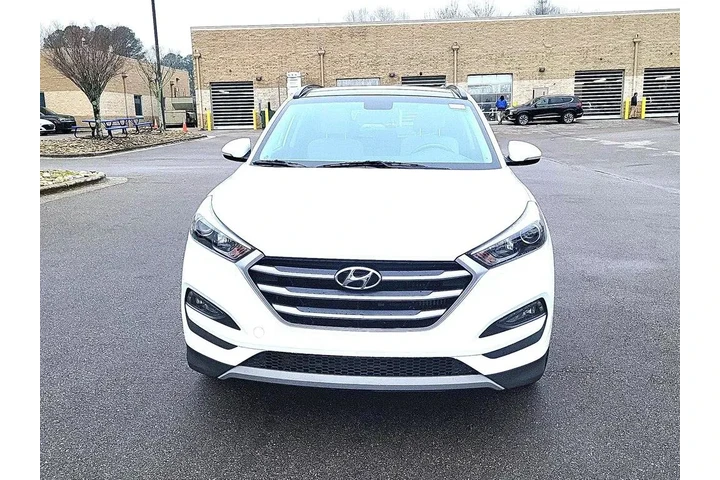 $14998 : Hyundai TUCSON 2018 Value 4d image 2