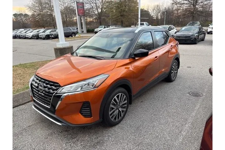 $20985 : Nissan Kicks 2024 SV 4dr Cro image 1