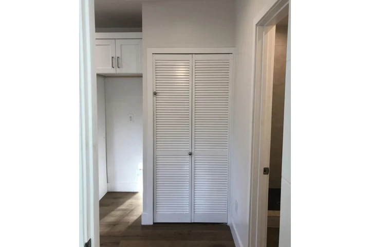 $1000 : A beautiful modern house!! image 4