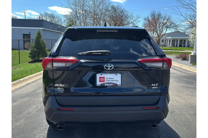 $23989 : Silver Certified 2020 RAV4 XLE image 7