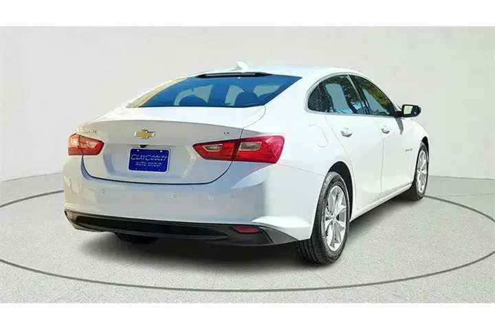 $22178 : Chevrolet Malibu 2025 LT 4dr image 3