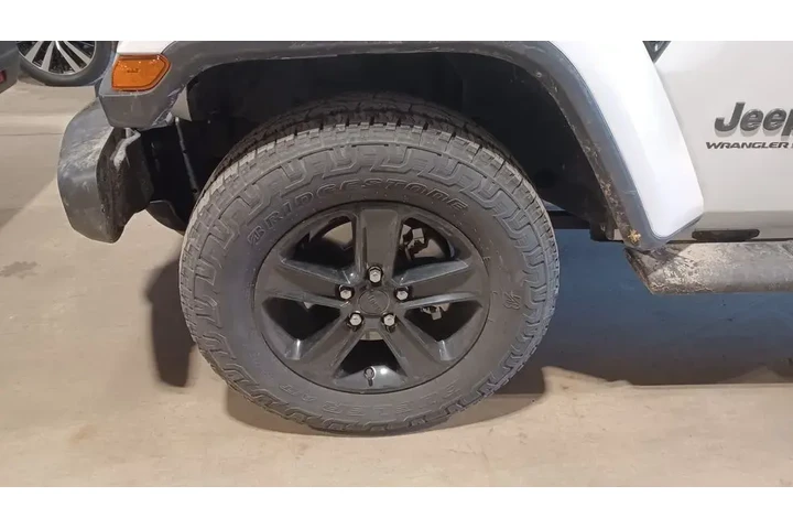 $32534 : Jeep Wrangler 2023 4x4 Sahar image 3