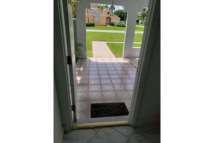 $3900 : Casa de 5 cuartos image 1