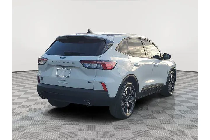 $20898 : Ford Escape Hybrid 2022 SE 4 image 4