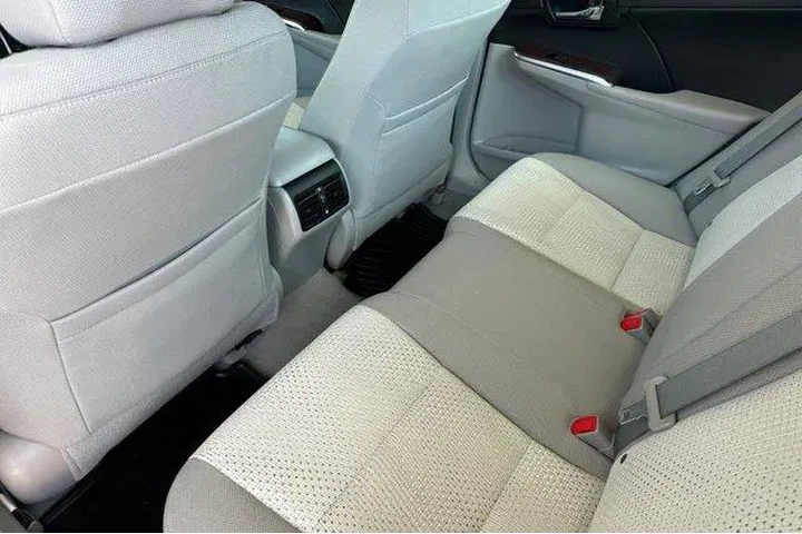 $17400 : Toyota Camry 2014 XLE 4dr Se image 7