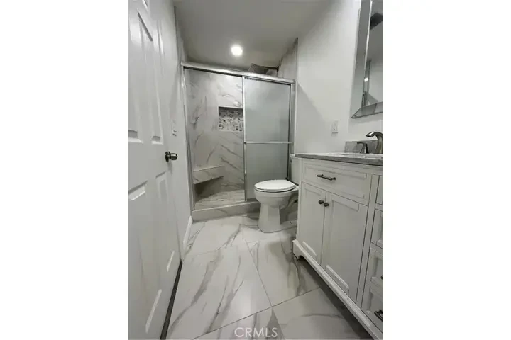 $2575 : SUR L.A. RENTO CASA $2575/MES image 1