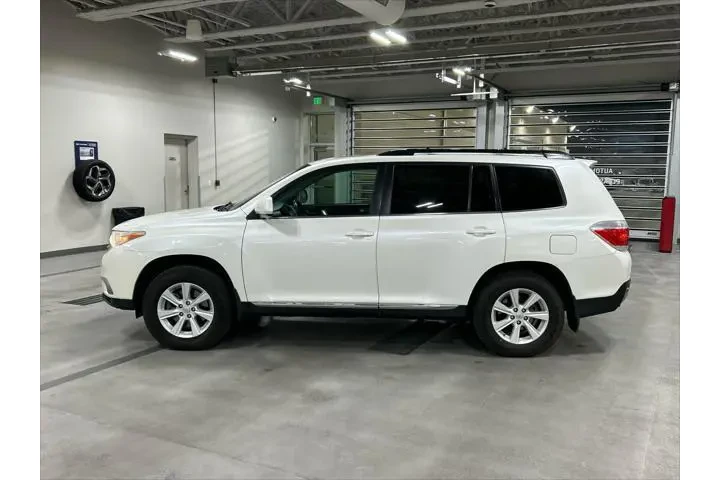 $12884 : Toyota Highlander 2013 AWD S image 3