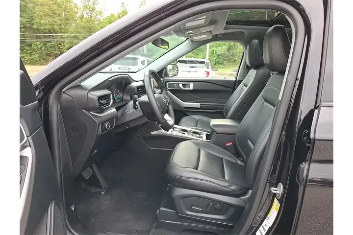 $36995 : Ford Explorer 2023 AWD XLT 4 image 3