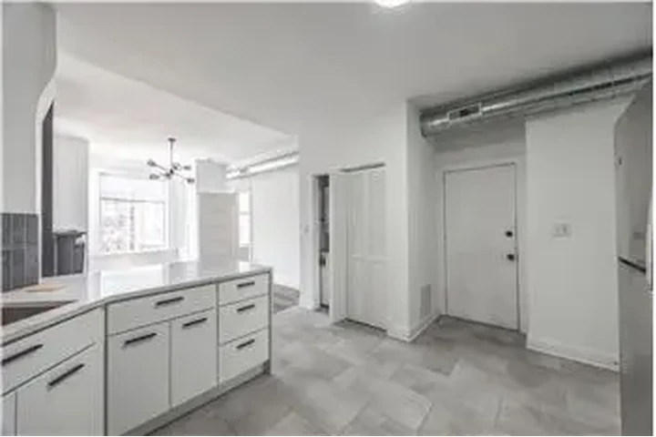 $2295 : Rental property with 1 bedro image 10