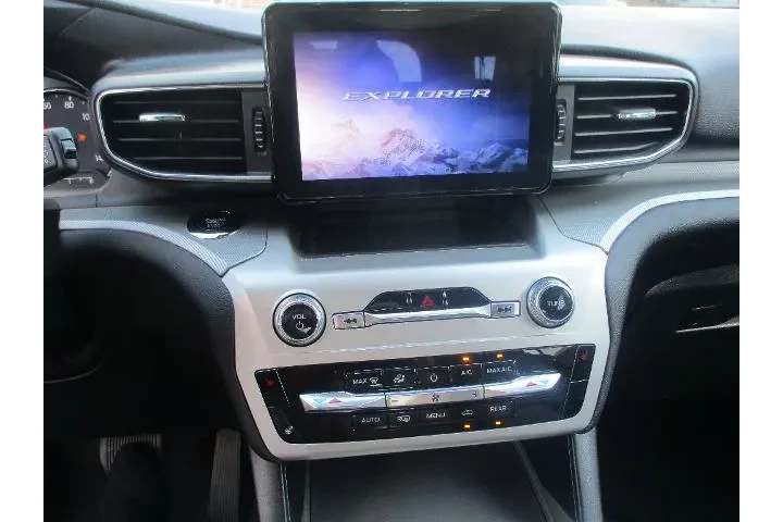 $33987 : Ford Explorer 2022 AWD XLT 4 image 6