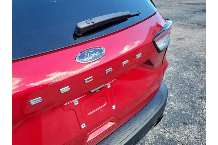 $17390 : Ford Escape 2022 SE 4dr SUV image 5