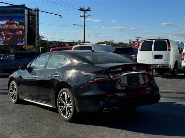 $18495 : 2020 Maxima 3.5 SV image 10